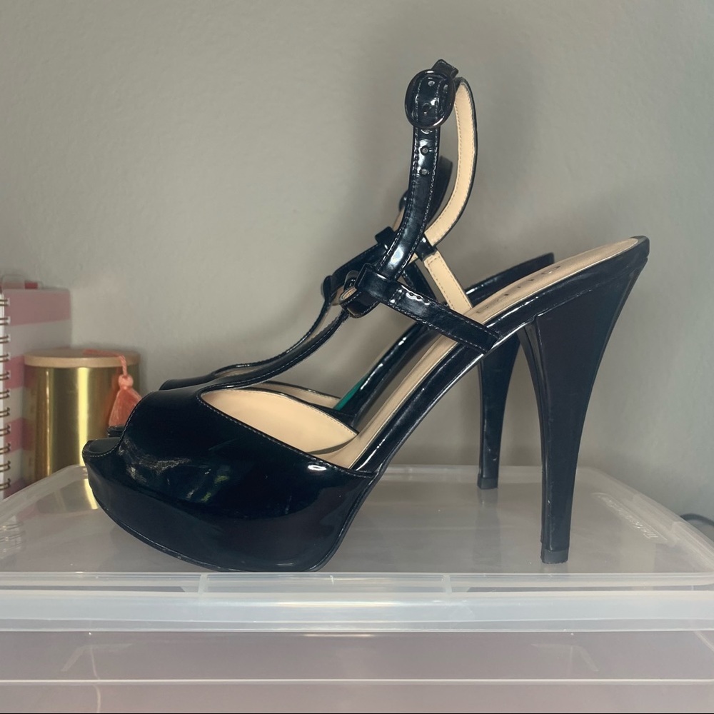 Guess ‘Gwamity’ patent leather peep toe heel